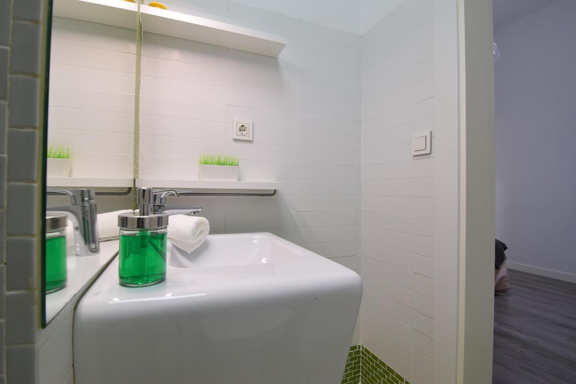 Apartamento Atarazanas Malaga Centro Historico Екстер'єр фото