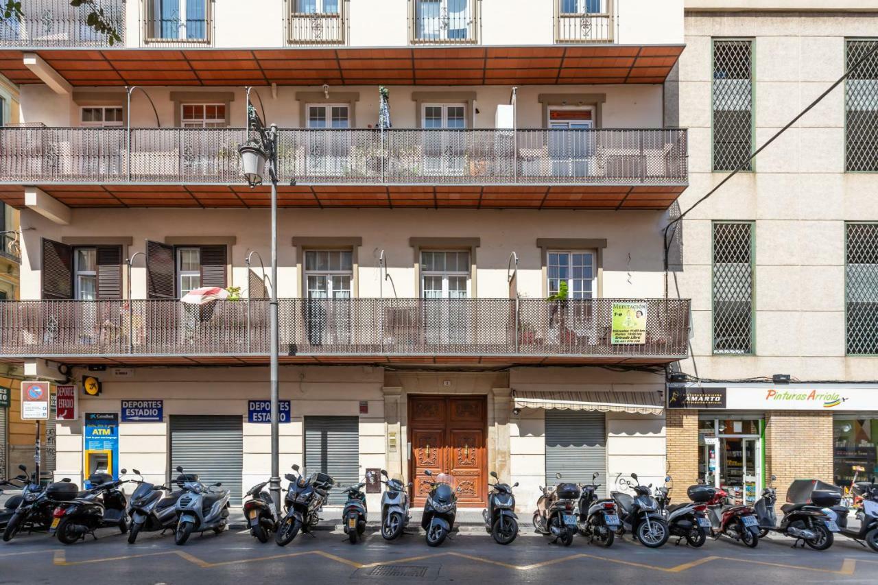 Apartamento Atarazanas Malaga Centro Historico Екстер'єр фото