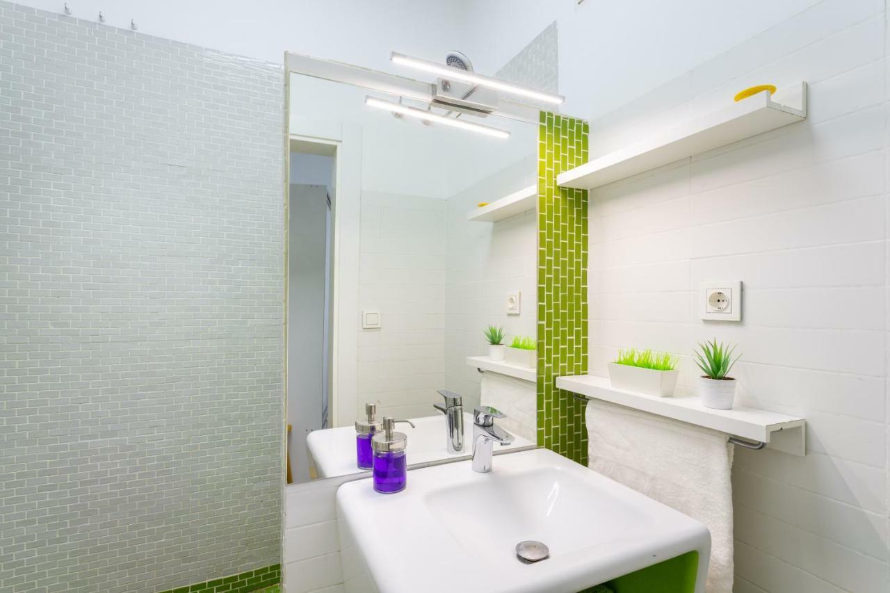 Apartamento Atarazanas Malaga Centro Historico Екстер'єр фото